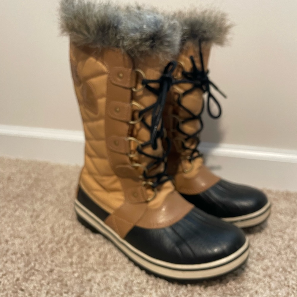 Womens SOREL waterproof Tofino boots LIKE NEW